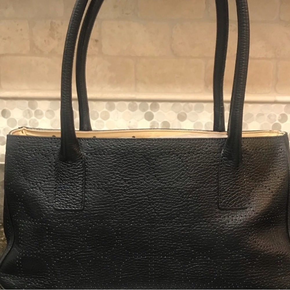 Kate Spade black ‘punched Noel’ leather top-handle bag. - Picture 3 of 12